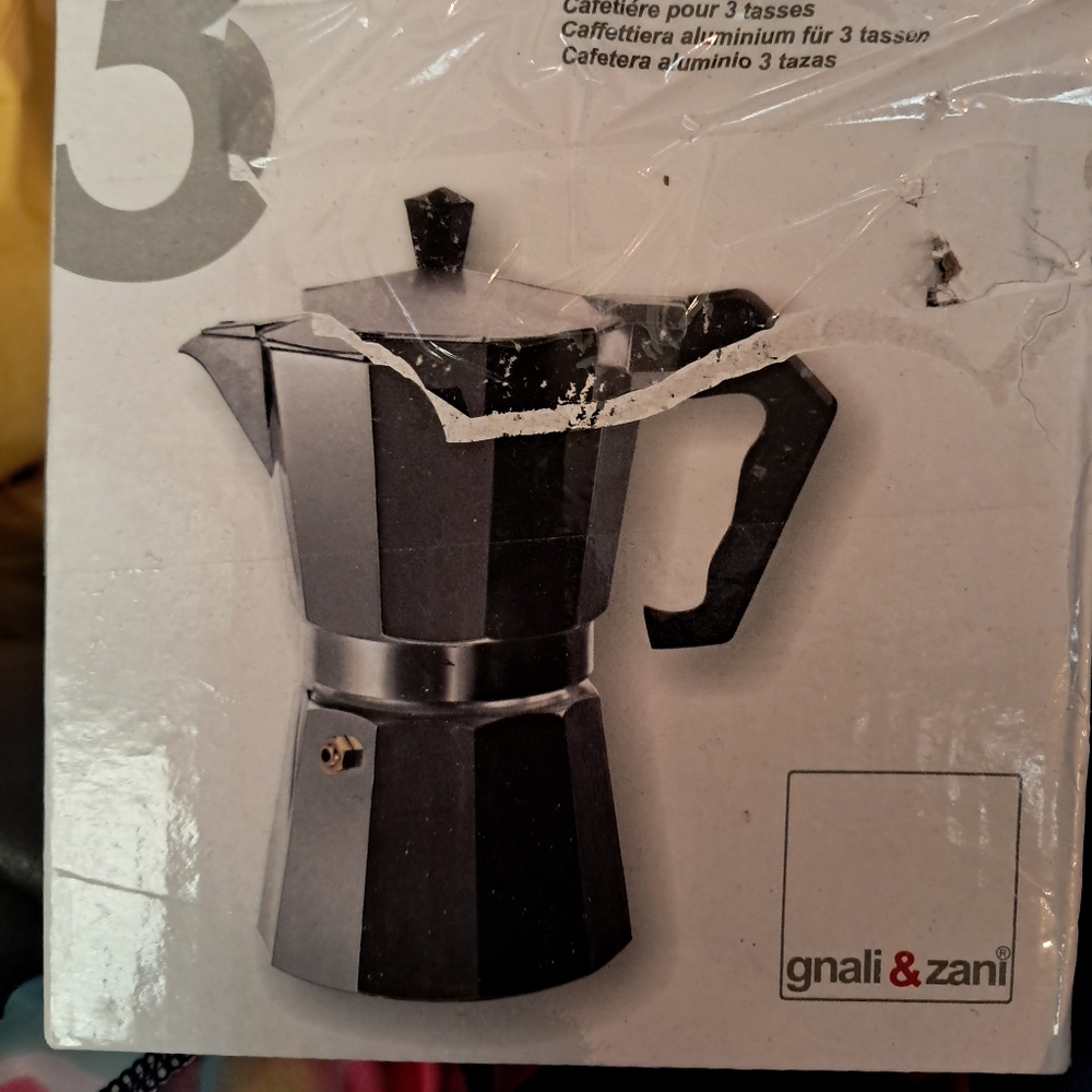 Black Moka Pot with Octagonal Shape and Stovetop Design